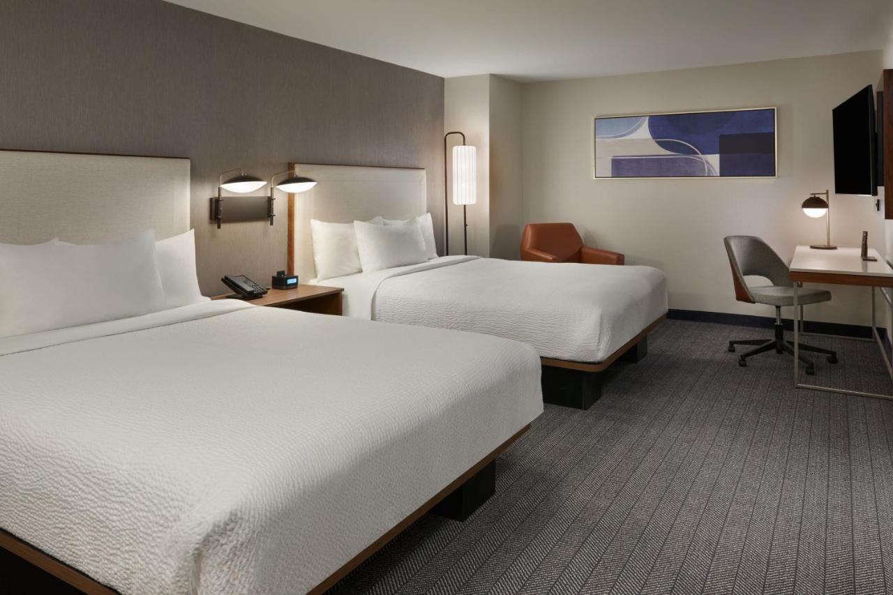 Courtyard By Marriott Kitchener Hotell Exteriör bild