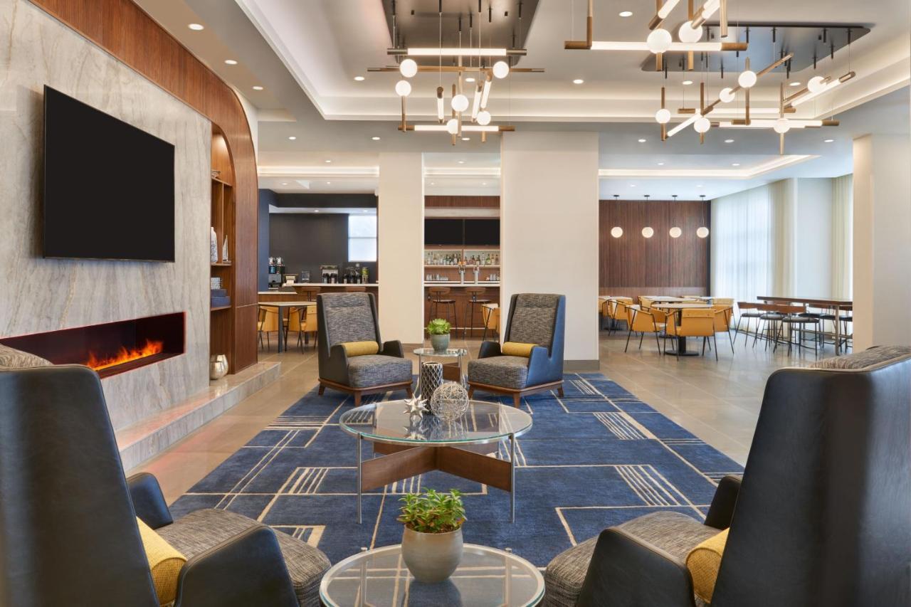 Courtyard By Marriott Kitchener Hotell Exteriör bild