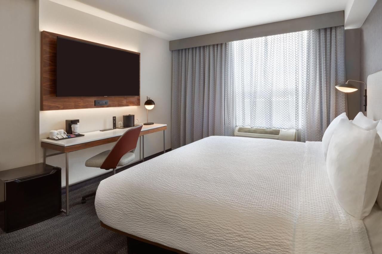 Courtyard By Marriott Kitchener Hotell Exteriör bild