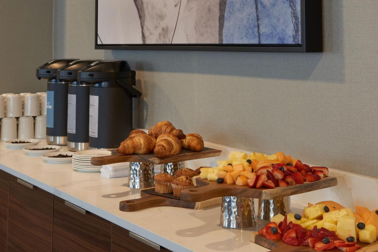 Courtyard By Marriott Kitchener Hotell Exteriör bild