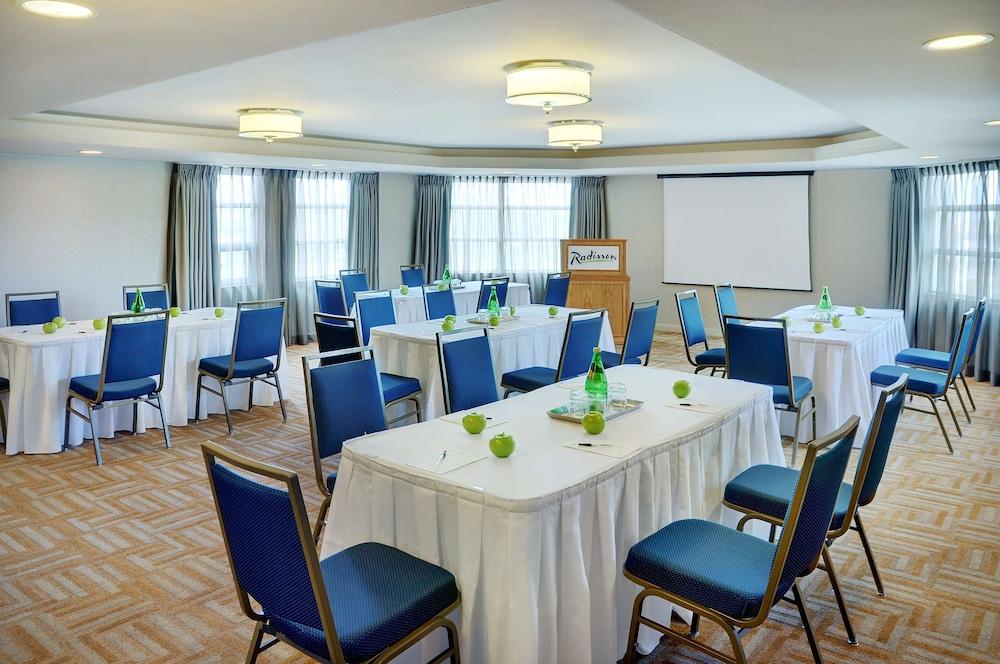 Courtyard By Marriott Kitchener Hotell Exteriör bild
