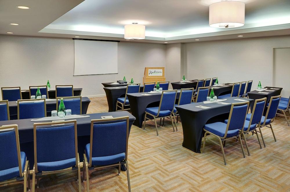 Courtyard By Marriott Kitchener Hotell Exteriör bild
